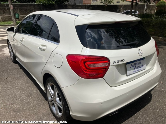 Mercedes-Benz A 200 1.6 TURBO URBAN 2014/2015